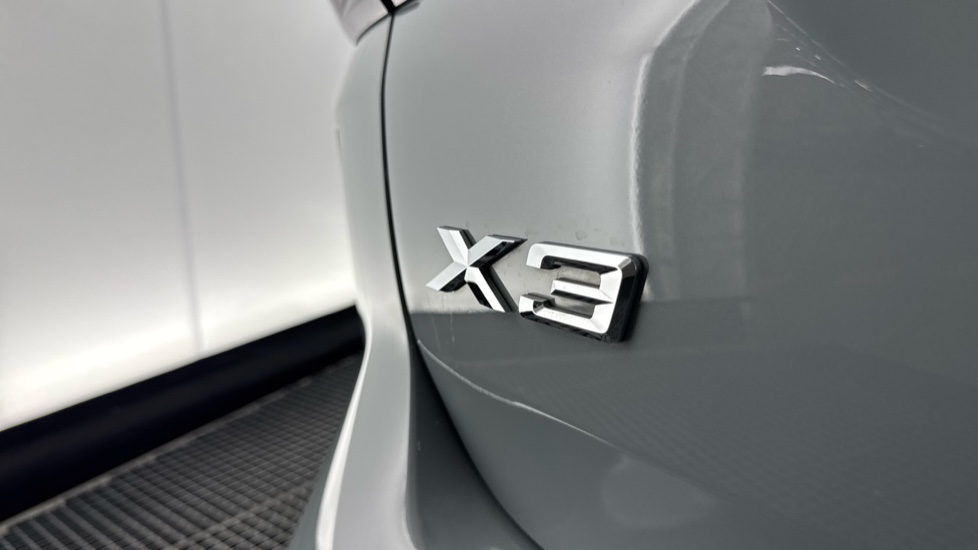 BMW X3 xDrive30d MHT M Sport 5dr Auto Diesel Estate - Image 25