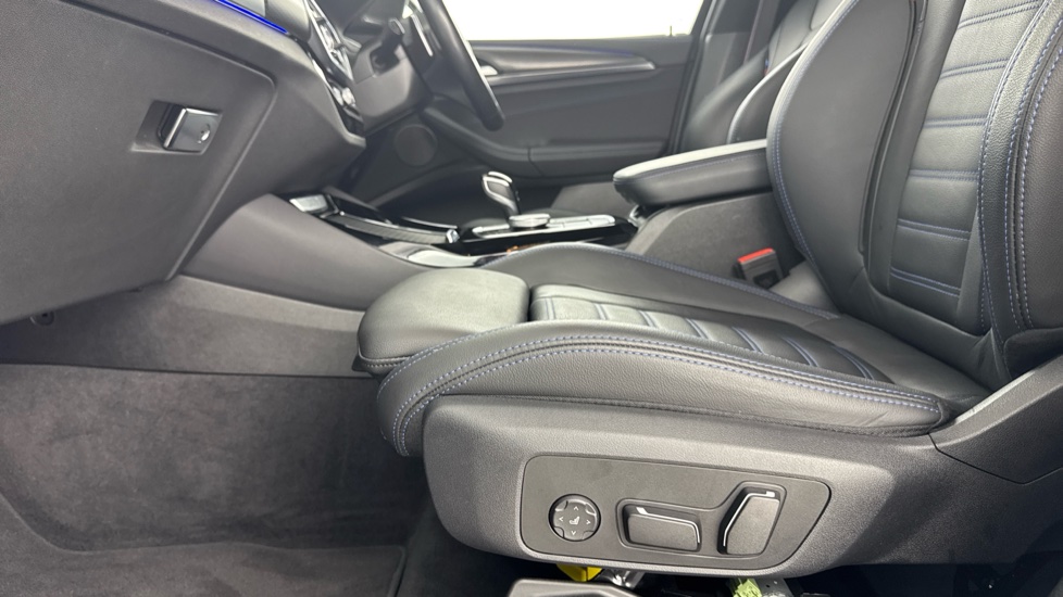 BMW X3 xDrive30d MHT M Sport 5dr Auto Diesel Estate - Image 36