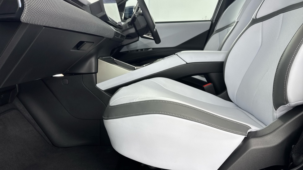 BMW iX3 345kW xDrive50 113kWh 5dr Auto [Tech plus] Electric Estate - Image 36
