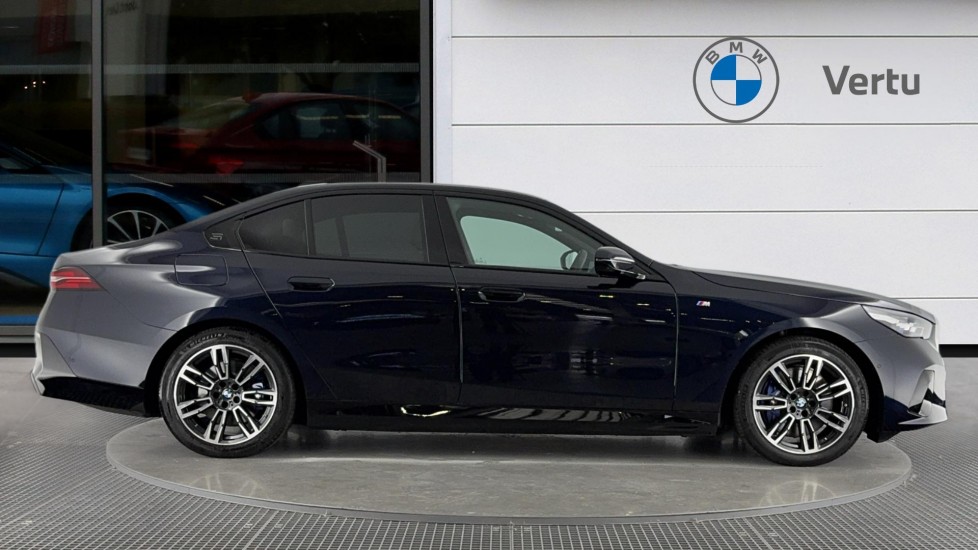 BMW i5 250kW eDrive40 M Sport 84kWh 4dr Auto Electric Saloon - Image 3