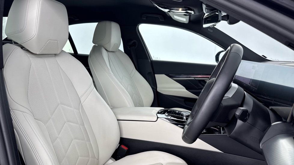 BMW i5 250kW eDrive40 M Sport 84kWh 4dr Auto Electric Saloon - Image 11