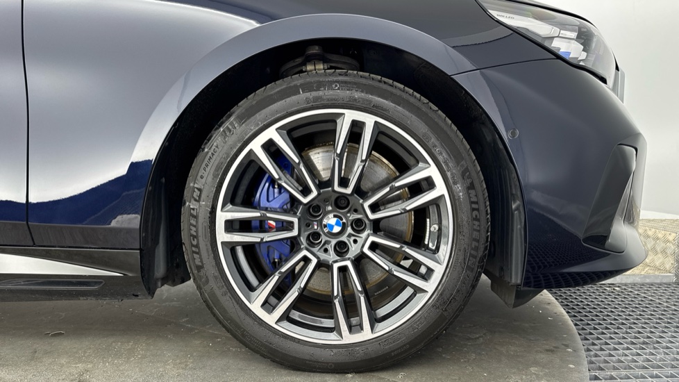 BMW i5 250kW eDrive40 M Sport 84kWh 4dr Auto Electric Saloon - Image 14
