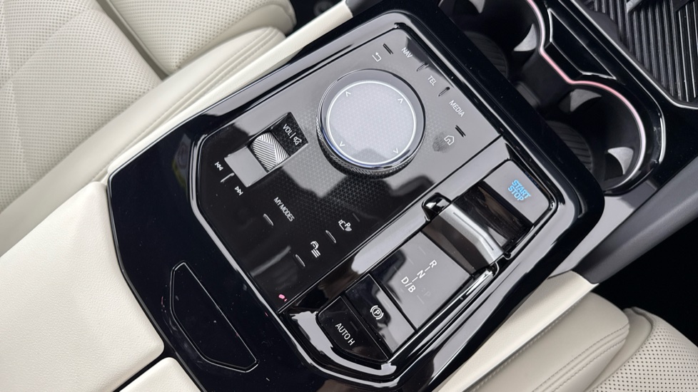 BMW i5 250kW eDrive40 M Sport 84kWh 4dr Auto Electric Saloon - Image 19