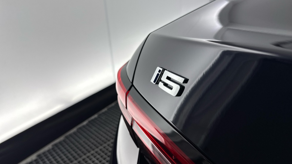 BMW i5 250kW eDrive40 M Sport 84kWh 4dr Auto Electric Saloon - Image 26