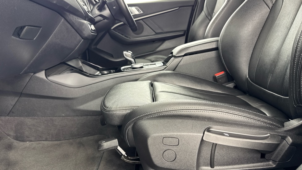 BMW 1 Series 118i M Sport 5dr Step Auto Petrol Hatchback - Image 32