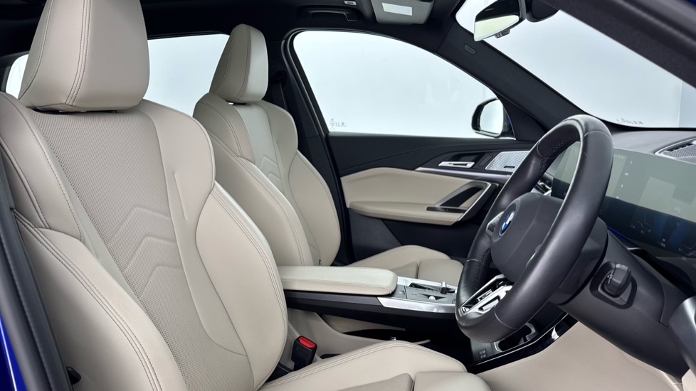 BMW iX1 150kW eDrive20 Shadow Edition 65kWh 5dr Auto Electric Estate - Image 11