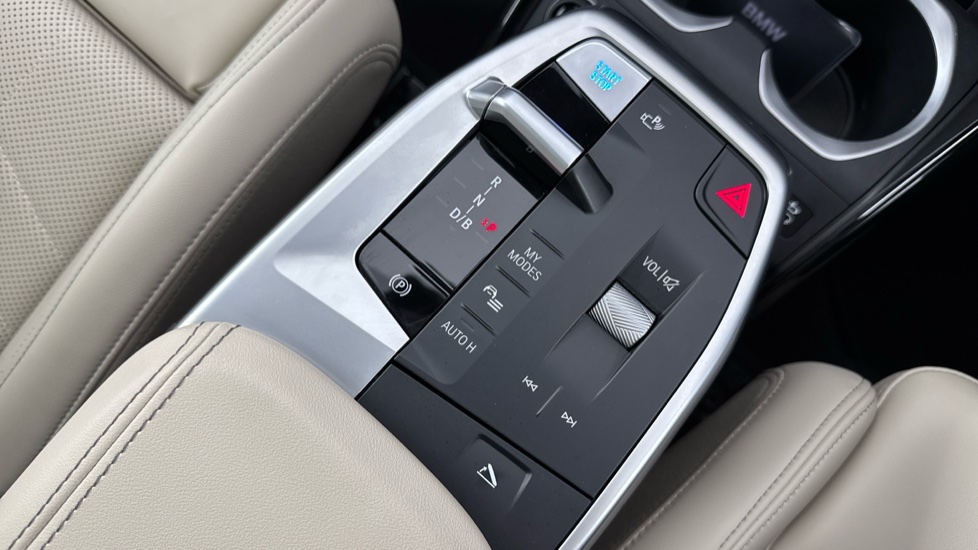 BMW iX1 150kW eDrive20 Shadow Edition 65kWh 5dr Auto Electric Estate - Image 19