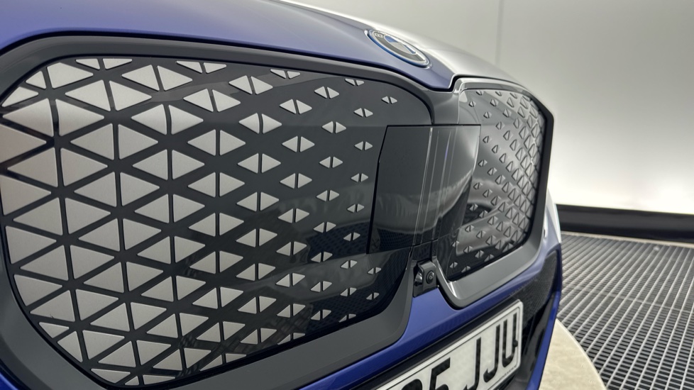 BMW iX1 150kW eDrive20 Shadow Edition 65kWh 5dr Auto Electric Estate - Image 34