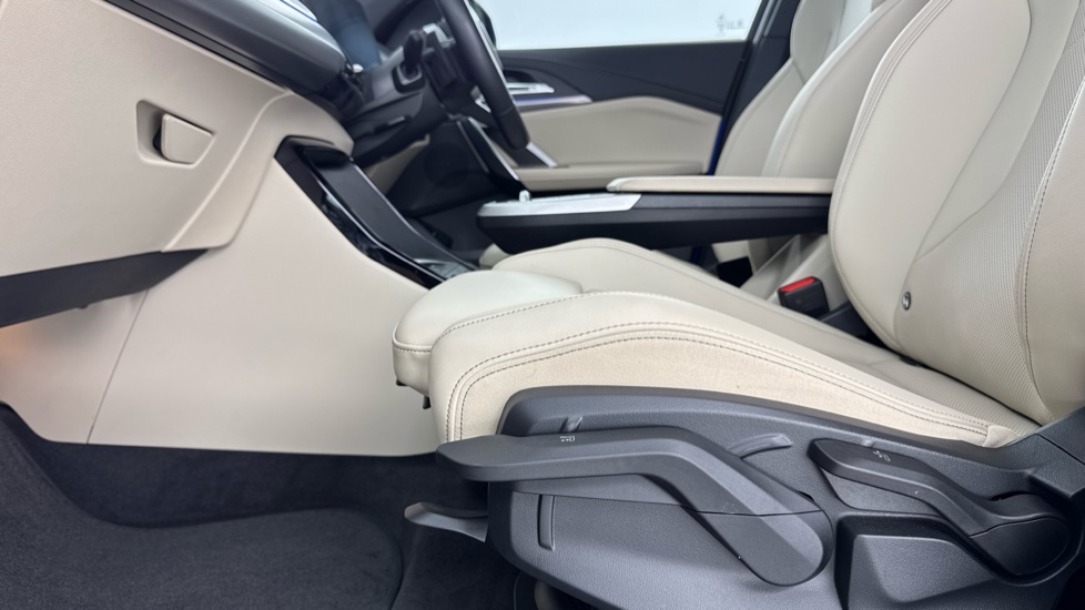 BMW iX1 150kW eDrive20 Shadow Edition 65kWh 5dr Auto Electric Estate - Image 35