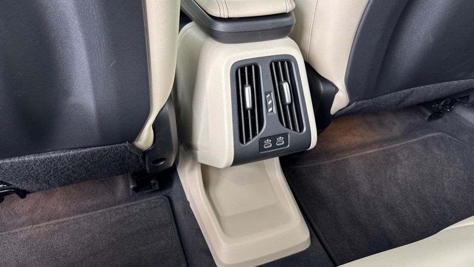 BMW iX1 150kW eDrive20 Shadow Edition 65kWh 5dr Auto Electric Estate - Image 44