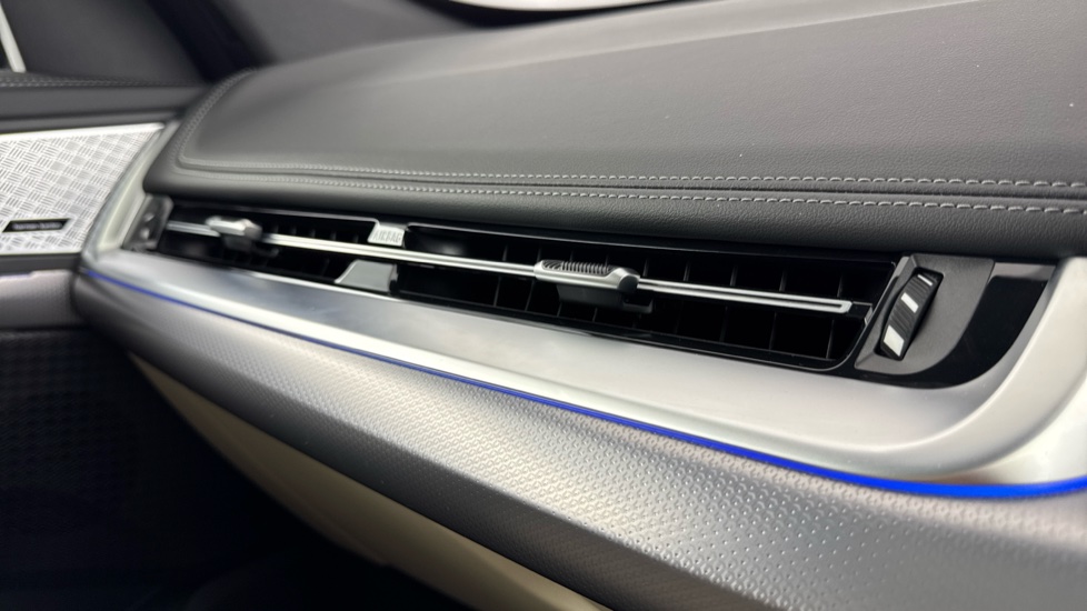 BMW iX1 150kW eDrive20 Shadow Edition 65kWh 5dr Auto Electric Estate - Image 50