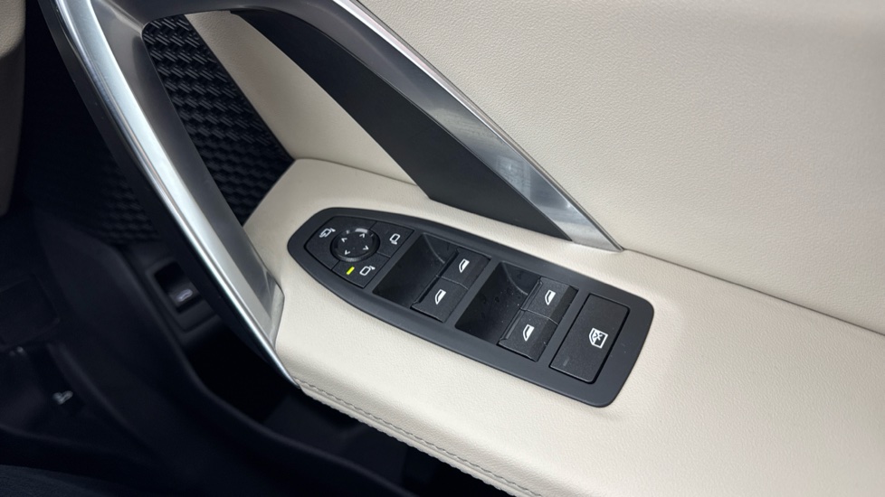 BMW iX1 150kW eDrive20 Shadow Edition 65kWh 5dr Auto Electric Estate - Image 54