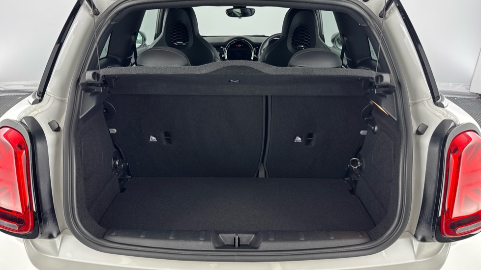 MINI Hatchback 1.5 Cooper Sport 3dr Petrol Hatchback - Image 13