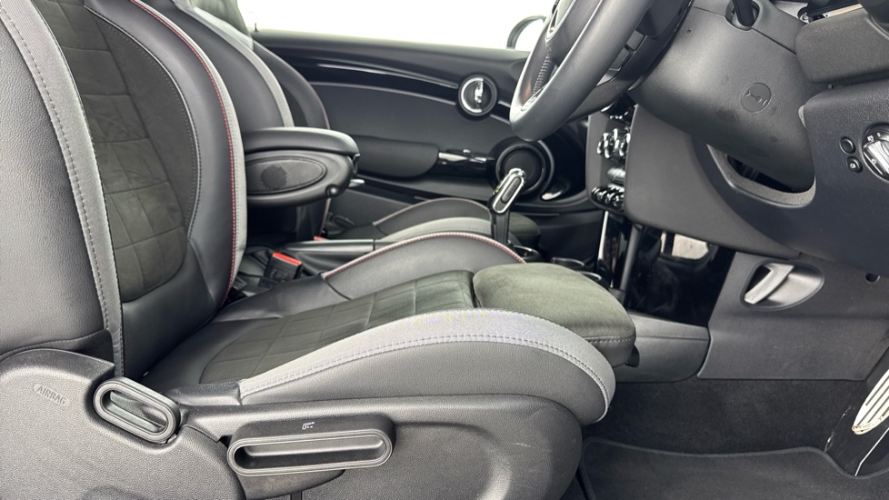 MINI Hatchback 1.5 Cooper Sport 3dr Petrol Hatchback - Image 40