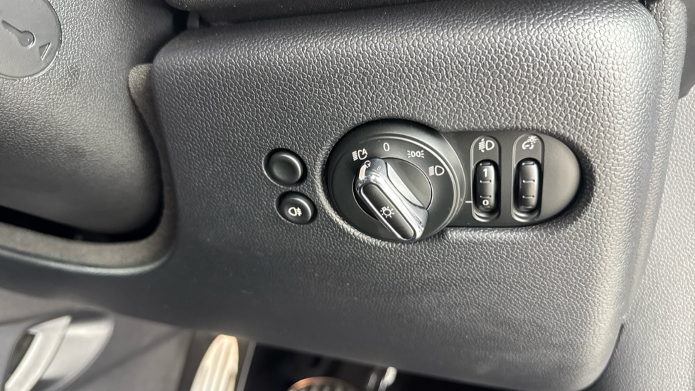 MINI Hatchback 1.5 Cooper Sport 3dr Petrol Hatchback - Image 45