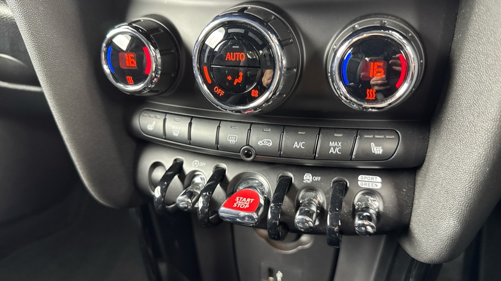 MINI Hatchback 1.5 Cooper Sport 3dr Petrol Hatchback - Image 50