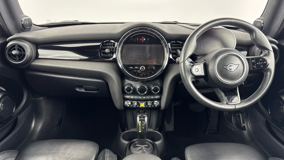 MINI Hatchback 135kW Cooper S Level 3 33kWh 3dr Auto Electric Hatchback - Image 4