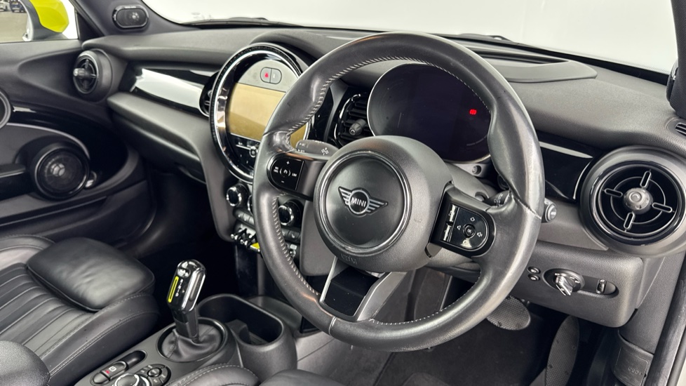 MINI Hatchback 135kW Cooper S Level 3 33kWh 3dr Auto Electric Hatchback - Image 6