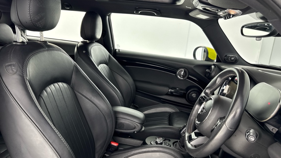 MINI Hatchback 135kW Cooper S Level 3 33kWh 3dr Auto Electric Hatchback - Image 11
