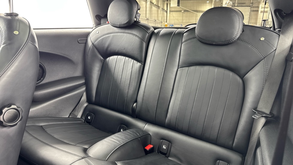 MINI Hatchback 135kW Cooper S Level 3 33kWh 3dr Auto Electric Hatchback - Image 12