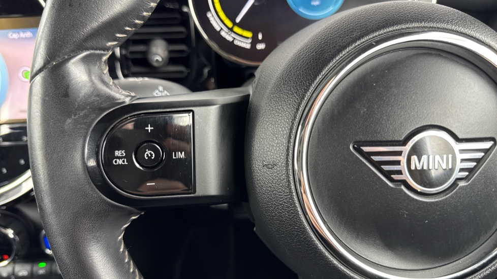 MINI Hatchback 135kW Cooper S Level 3 33kWh 3dr Auto Electric Hatchback - Image 17