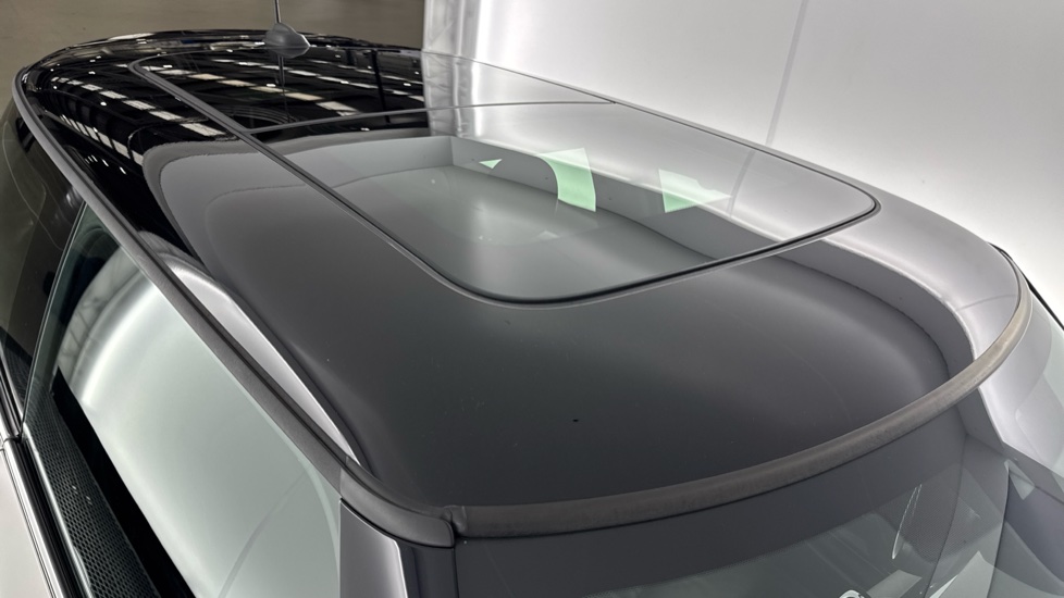MINI Hatchback 135kW Cooper S Level 3 33kWh 3dr Auto Electric Hatchback - Image 21