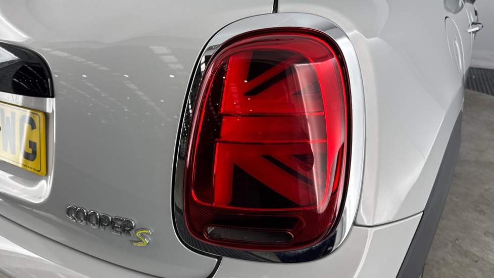 MINI Hatchback 135kW Cooper S Level 3 33kWh 3dr Auto Electric Hatchback - Image 22