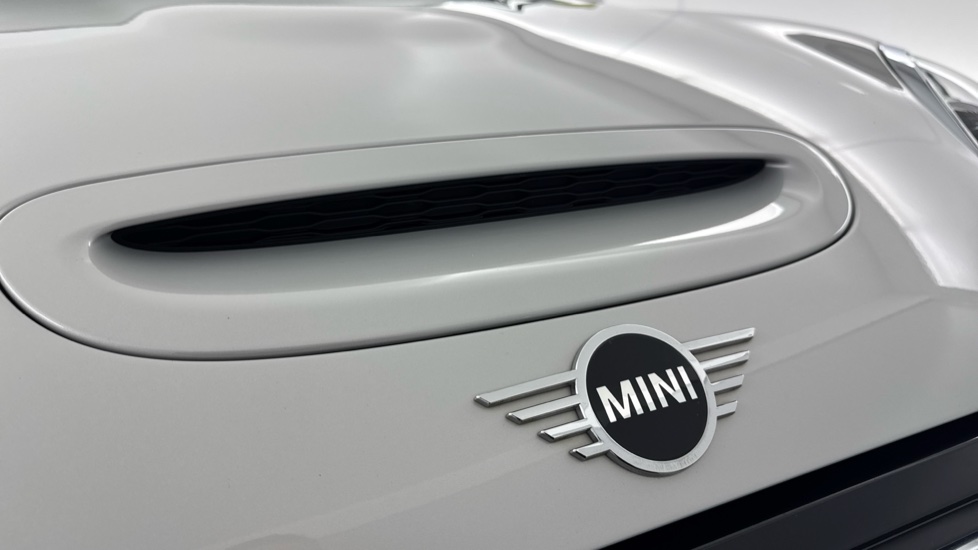 MINI Hatchback 135kW Cooper S Level 3 33kWh 3dr Auto Electric Hatchback - Image 36