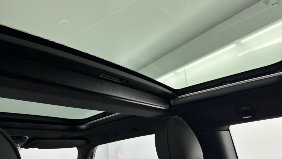 MINI Hatchback 135kW Cooper S Level 3 33kWh 3dr Auto Electric Hatchback - Image 43