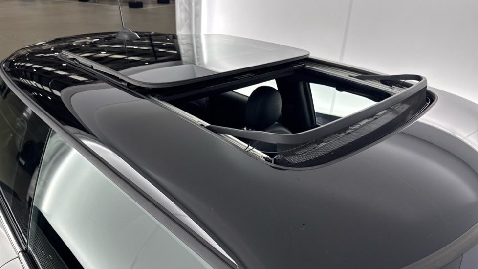 MINI Hatchback 135kW Cooper S Level 3 33kWh 3dr Auto Electric Hatchback - Image 52