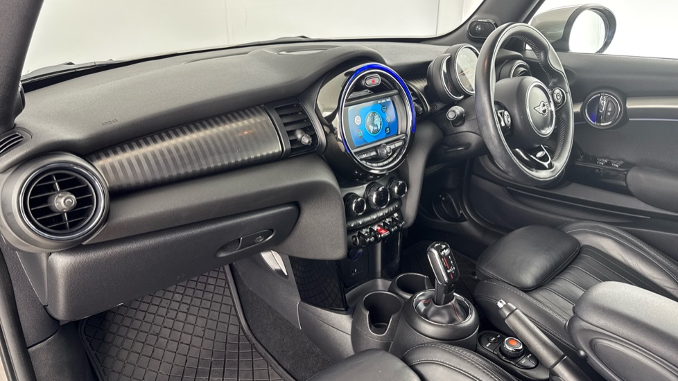 MINI Convertible 2.0 Cooper S Exclusive II 2dr Petrol Convertible - Image 7