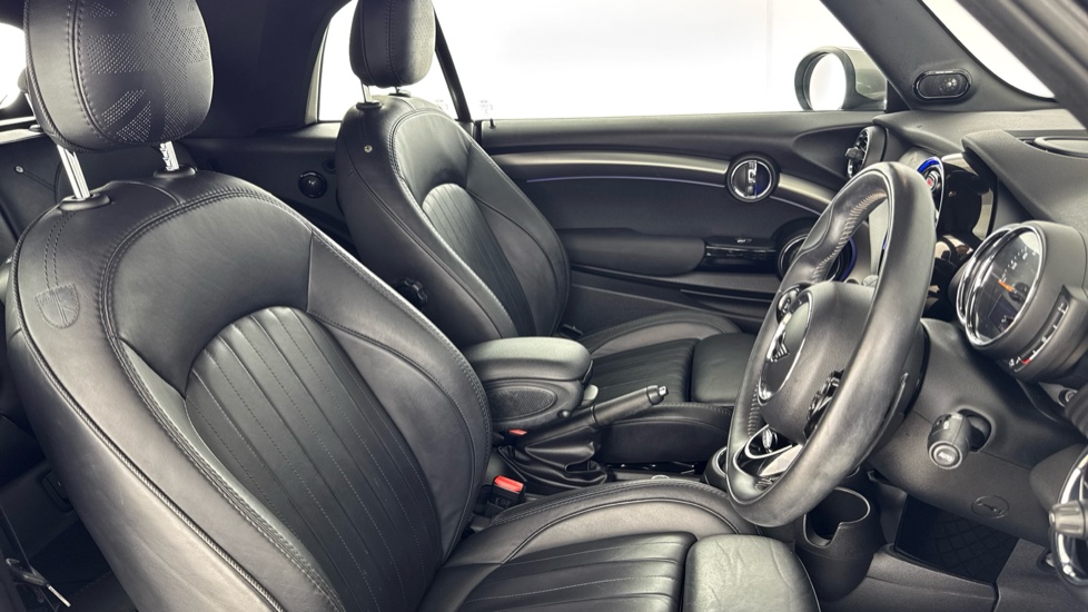 MINI Convertible 2.0 Cooper S Exclusive II 2dr Petrol Convertible - Image 11