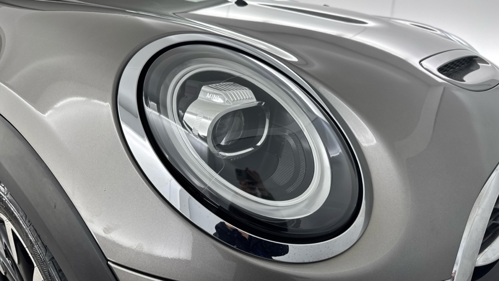 MINI Convertible 2.0 Cooper S Exclusive II 2dr Petrol Convertible - Image 23