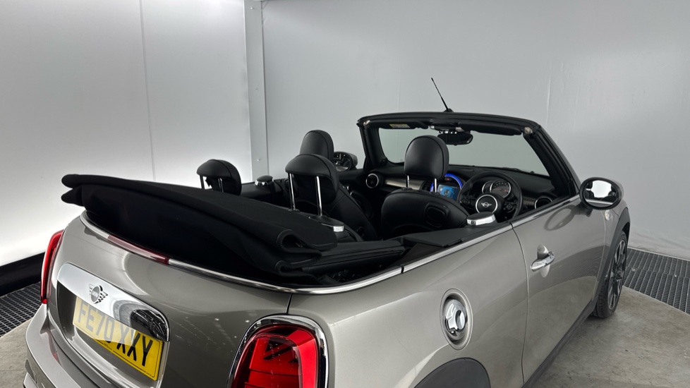 MINI Convertible 2.0 Cooper S Exclusive II 2dr Petrol Convertible - Image 30