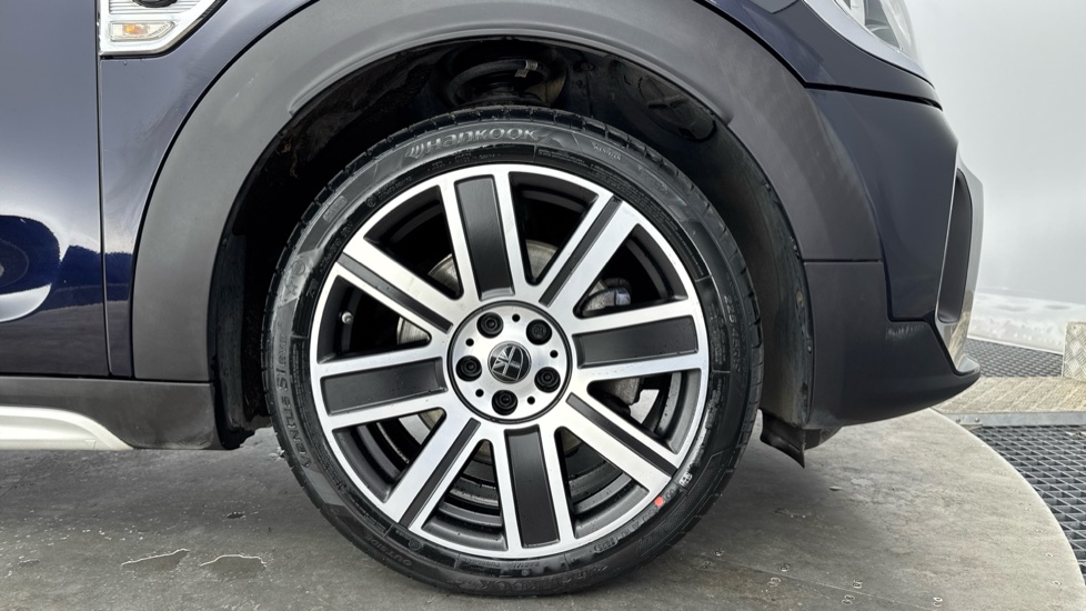 MINI Countryman 1.5 Cooper S E Exclusive ALL4 PHEV 5dr Auto Hatchback - Image 14