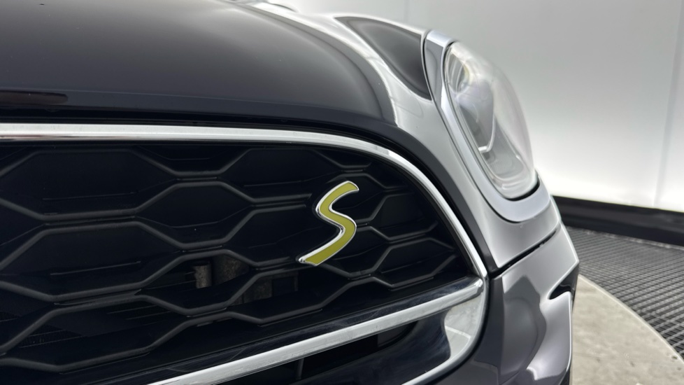 MINI Countryman 1.5 Cooper S E Exclusive ALL4 PHEV 5dr Auto Hatchback - Image 37