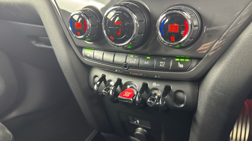 MINI Countryman 1.5 Cooper Sport 5dr Auto Petrol Hatchback - Image 32