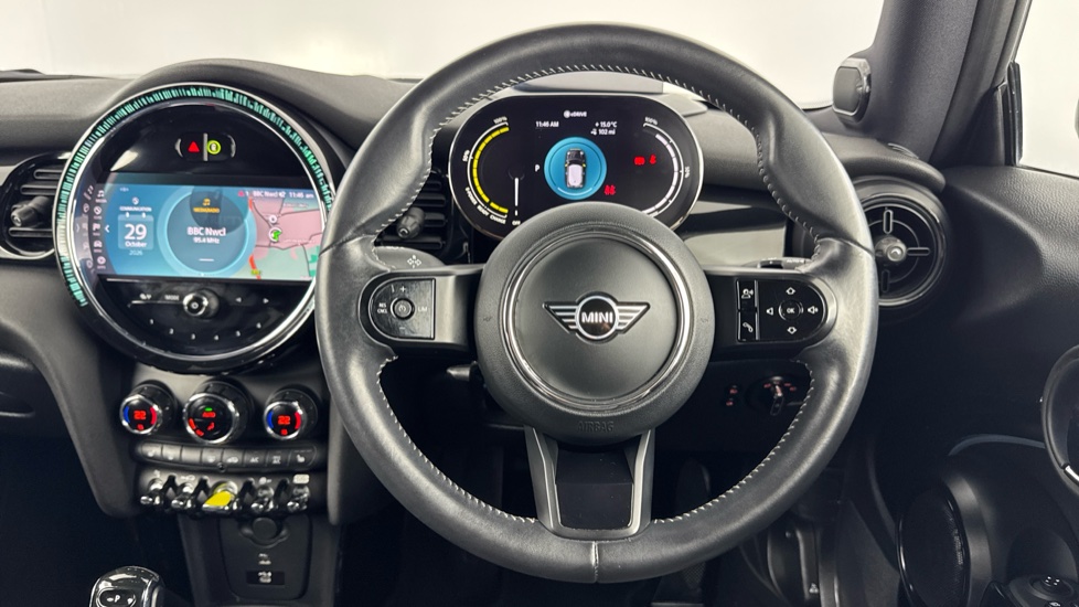MINI Hatchback 135kW Cooper S Level 3 33kWh 3dr Auto Electric Hatchback - Image 5