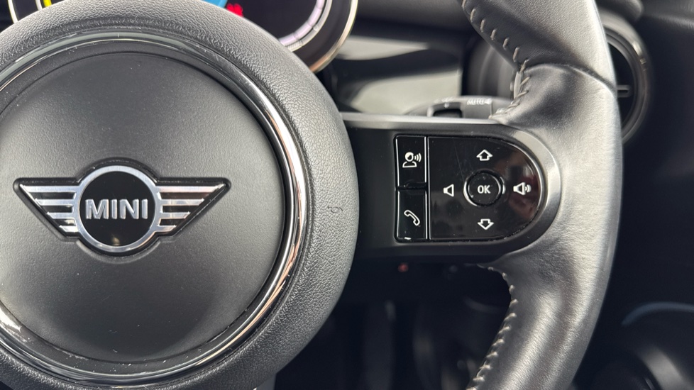 MINI Hatchback 135kW Cooper S Level 3 33kWh 3dr Auto Electric Hatchback - Image 18