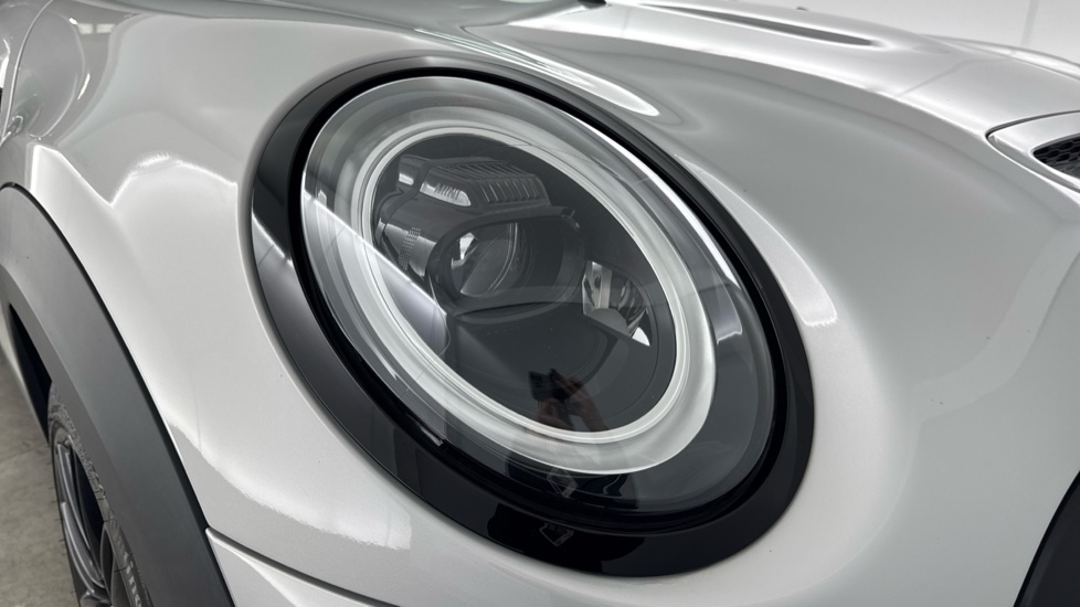 MINI Hatchback 135kW Cooper S Level 3 33kWh 3dr Auto Electric Hatchback - Image 23