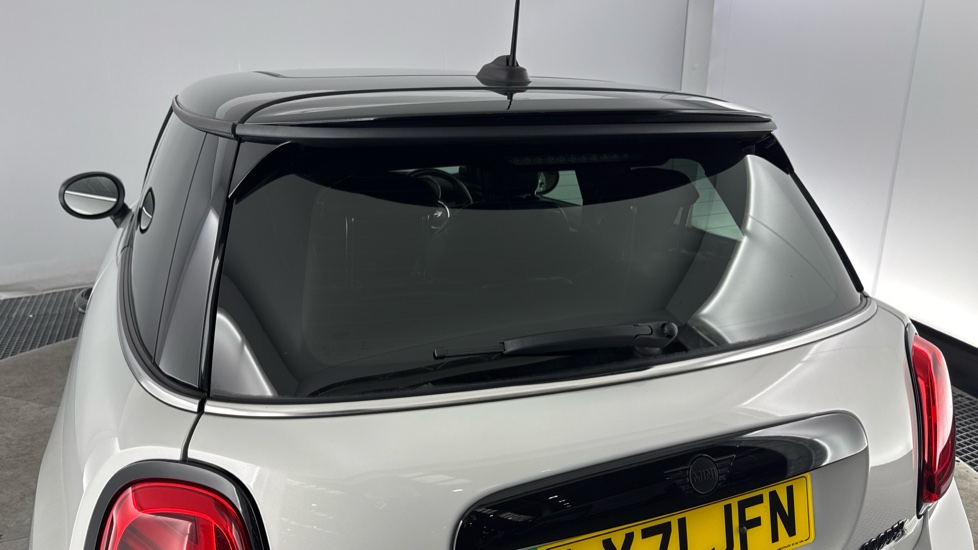 MINI Hatchback 135kW Cooper S Level 3 33kWh 3dr Auto Electric Hatchback - Image 27