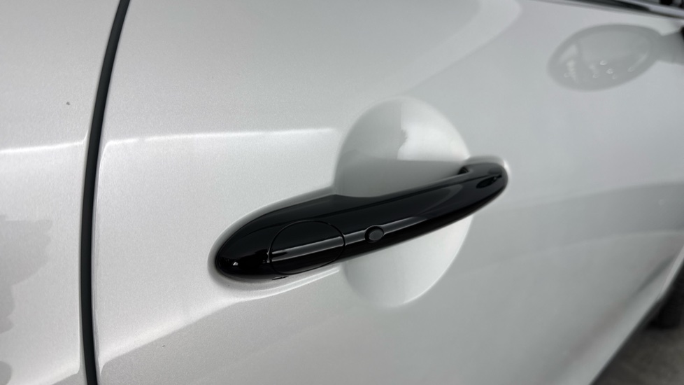 MINI Hatchback 135kW Cooper S Level 3 33kWh 3dr Auto Electric Hatchback - Image 29