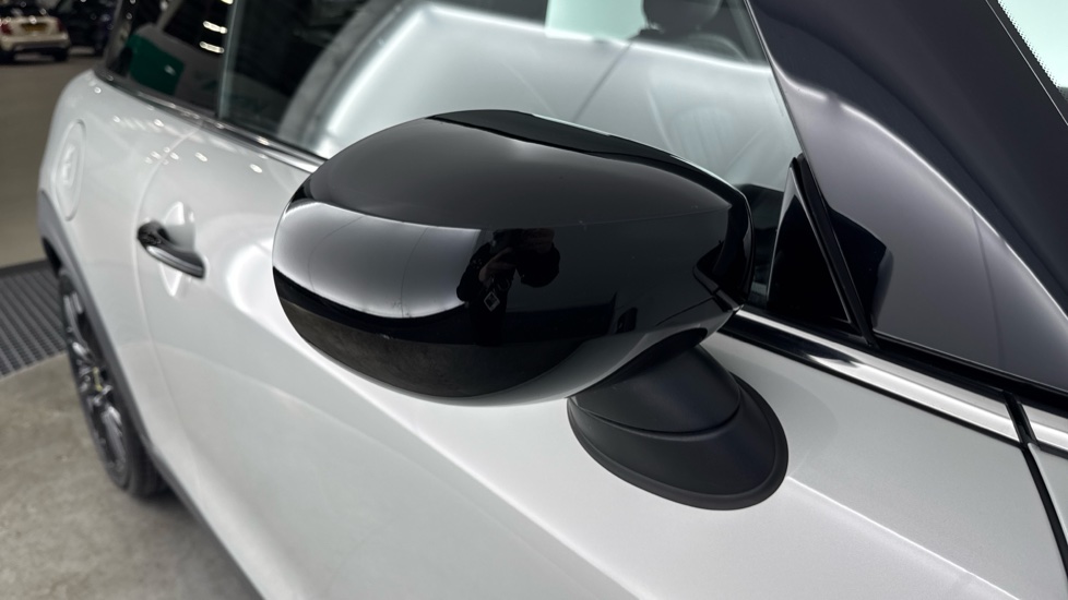 MINI Hatchback 135kW Cooper S Level 3 33kWh 3dr Auto Electric Hatchback - Image 30