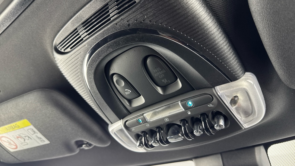 MINI Hatchback 135kW Cooper S Level 3 33kWh 3dr Auto Electric Hatchback - Image 50