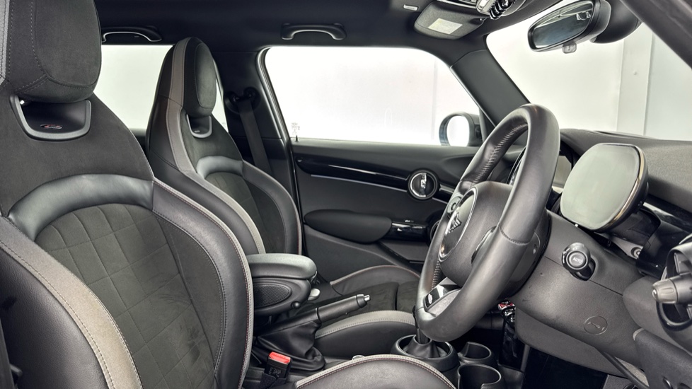 MINI Hatchback 1.5 Cooper Sport 5dr Auto Petrol Hatchback - Image 11