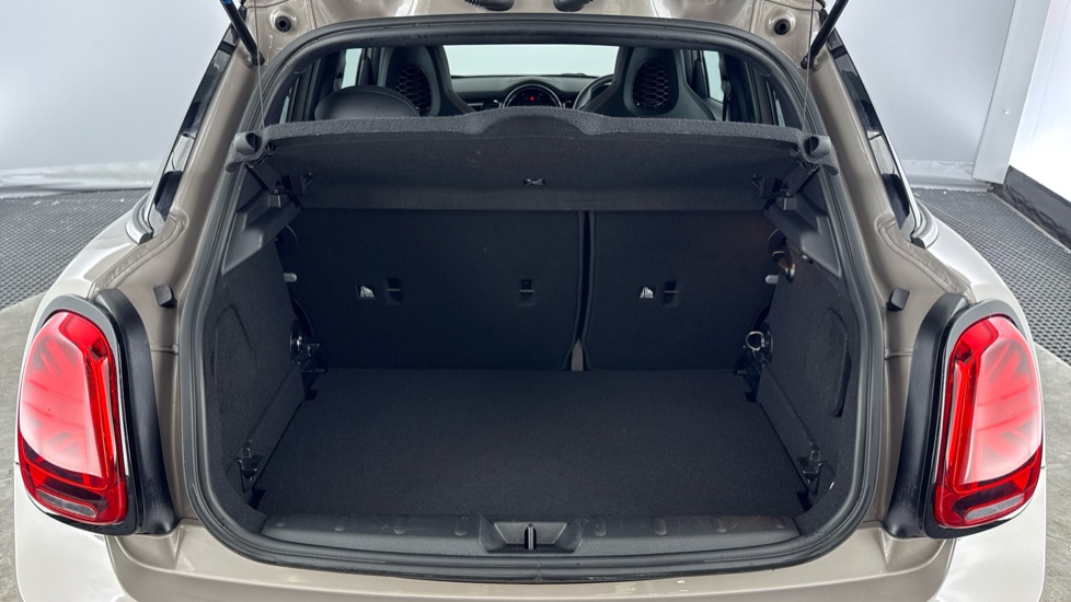 MINI Hatchback 1.5 Cooper Sport 5dr Auto Petrol Hatchback - Image 13