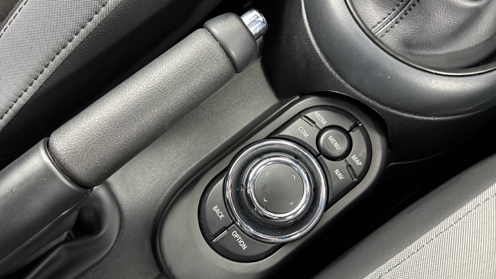 MINI Hatchback 1.5 Cooper Sport 5dr Auto Petrol Hatchback - Image 19