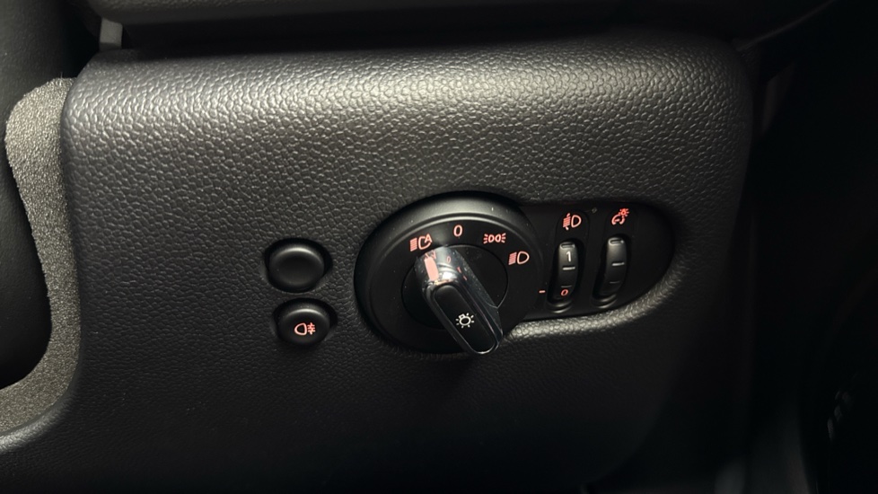 MINI Hatchback 1.5 Cooper Sport 5dr Auto Petrol Hatchback - Image 51