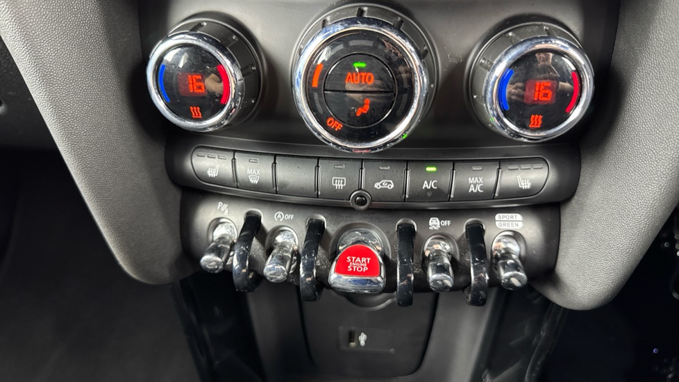 MINI Hatchback 1.5 Cooper Sport 5dr Auto Petrol Hatchback - Image 57