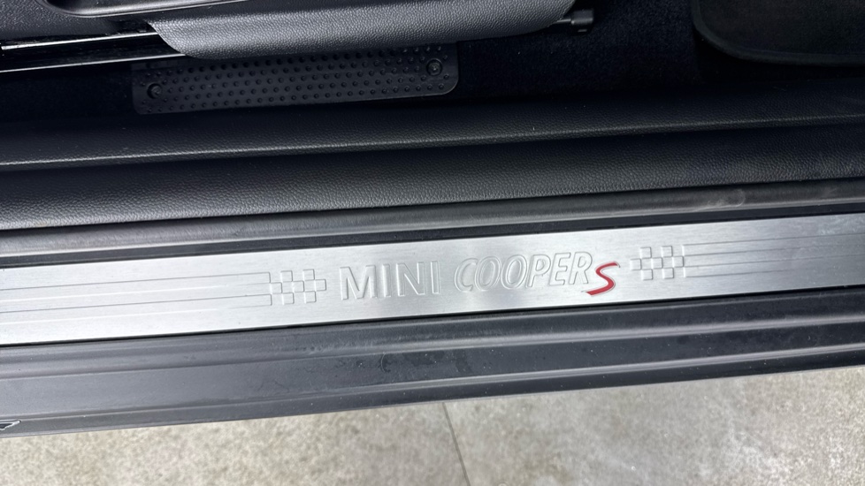 MINI Hatchback 2.0 Cooper S Classic II 3dr Auto Petrol Hatchback - Image 42
